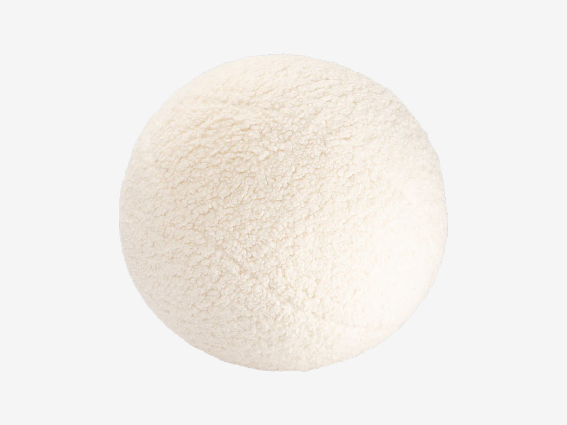 Ball-Kinderkissen-creme-wigiwama-1.jpg Kissen Ball Teddy cream – Bild 1