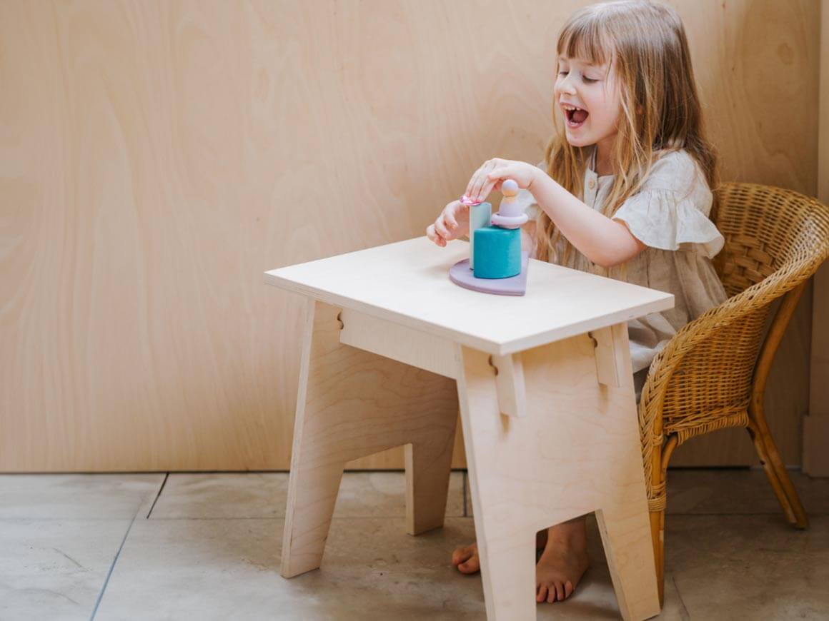 Grimms HARU-Hocker in Berlin bei filipok Kindermöbel kaufen aus Birkensperrholz