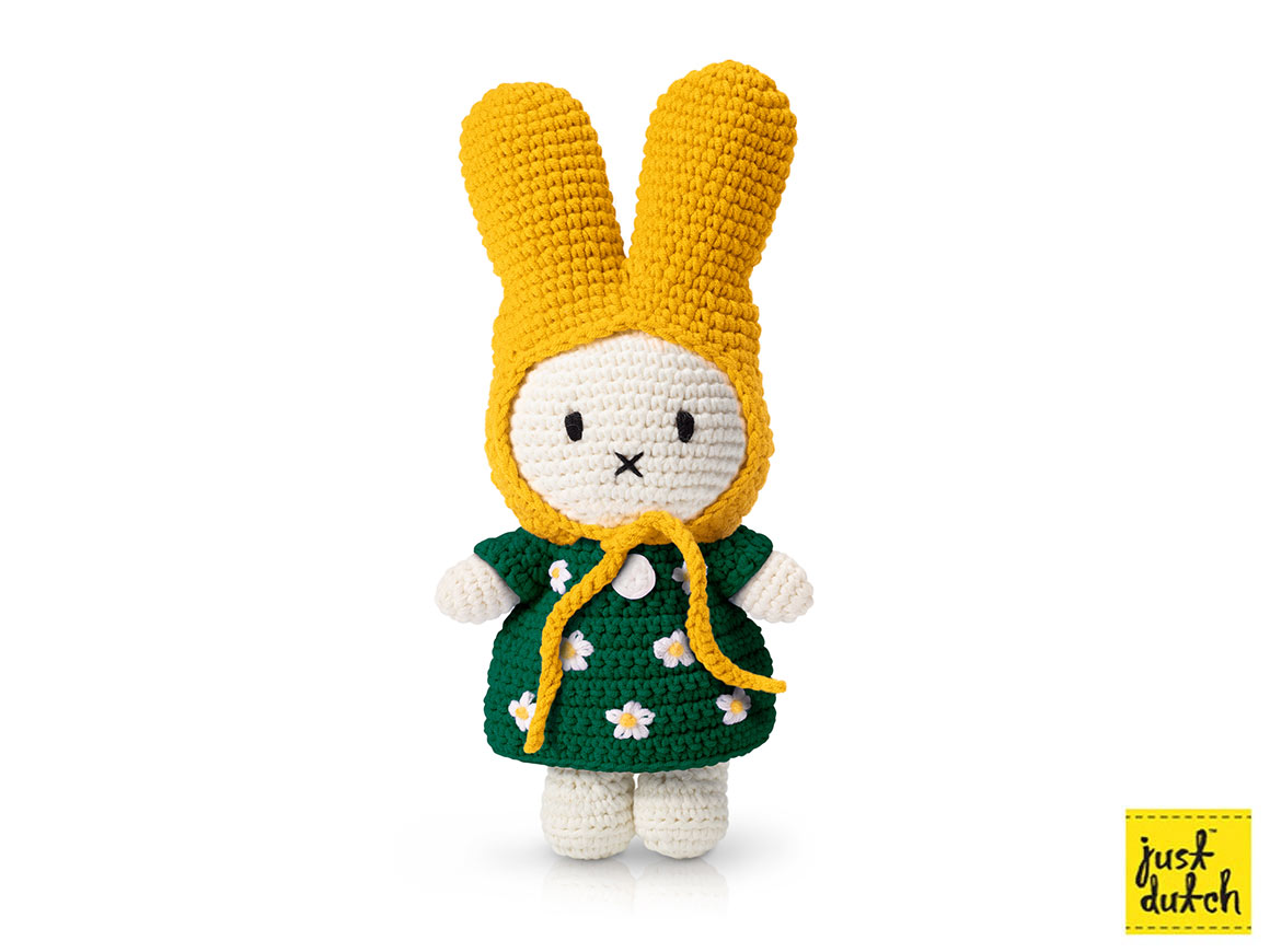 MIFFY-gehaekelter-Hase-gruen-gelbes-Outfit.jpg MIFFY gehäkeltes Kuscheltier - grün gelbes Outfit – Bild 1