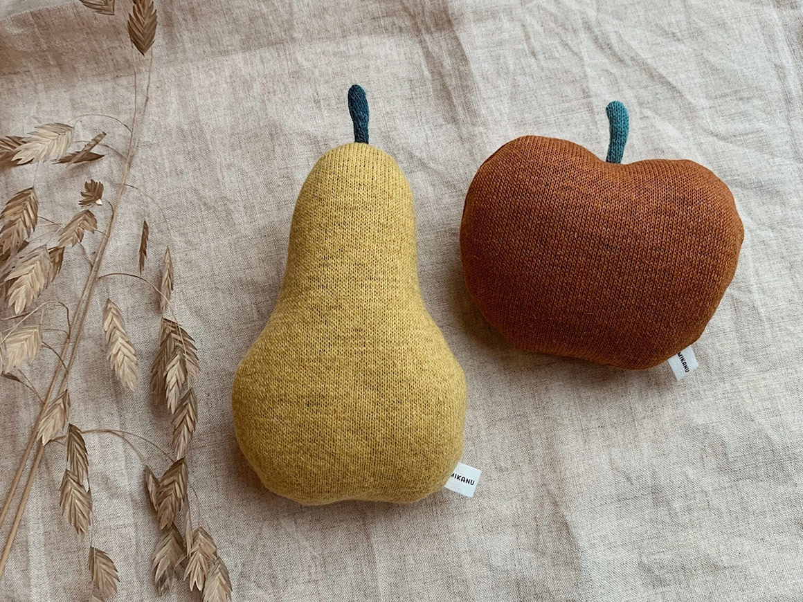 Rassel-Fruechte.jpg APPLE rattle, MIKANU – Bild 1