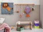 Jumping Lion Wandteppich OYOY living – Bild 2