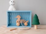 Fädelspiel Ente auf Rädern, Lotes Toys – Bild 2