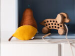 Hund auf Rädern Fädelspiel, Lotes Toys – Bild 2