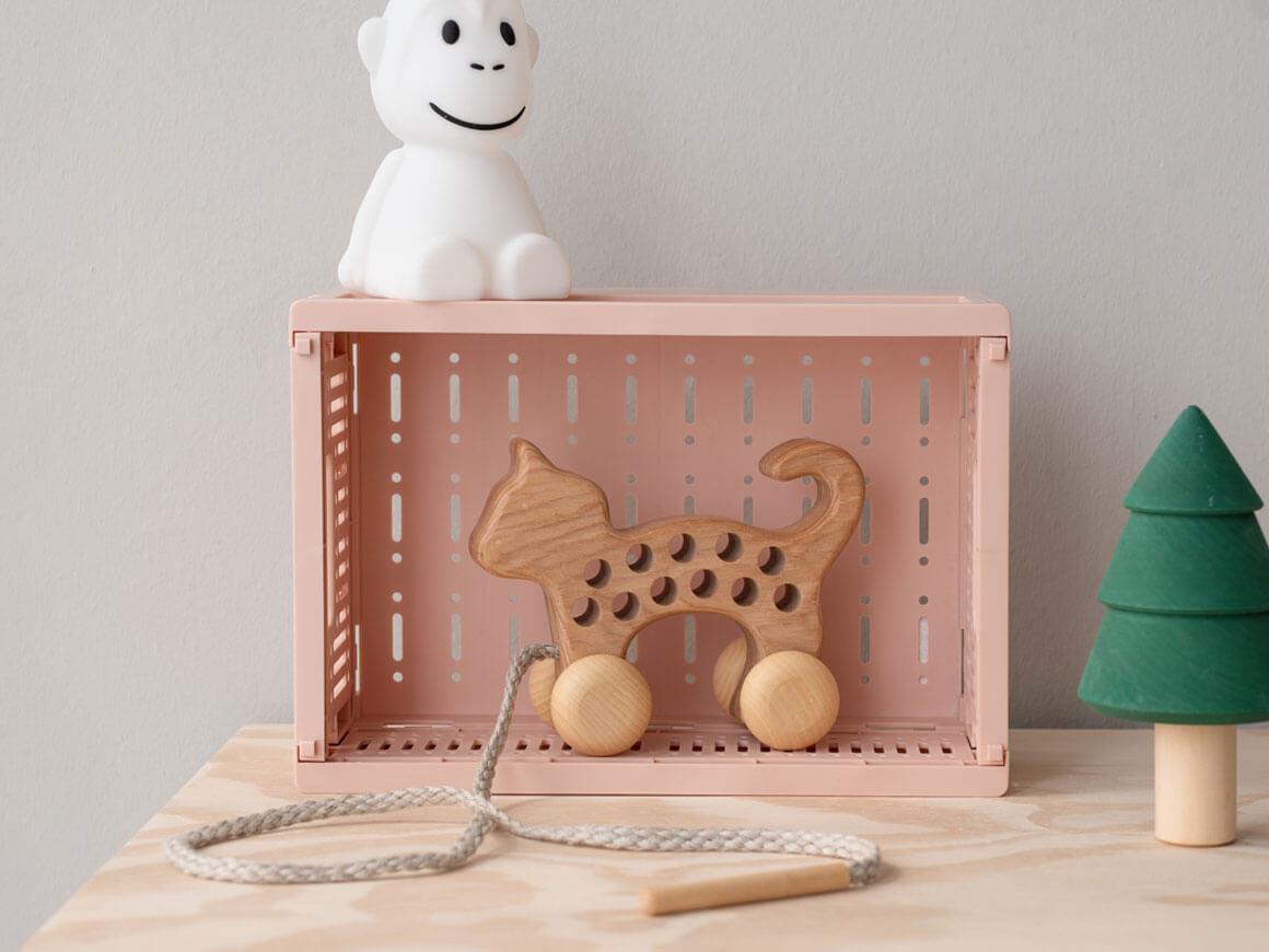 Faedelspiel-Katze-Lotes-Toys-1.jpg Fädelspiel Katze auf Rädern, Lotes Toys – Bild 1