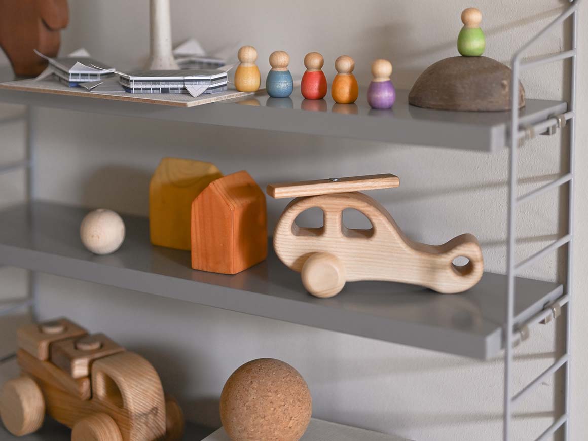 Helikopter-aus-Holz-Lotes-Toys.jpg Helikopter aus Holz, Lotes Toys – Bild 3