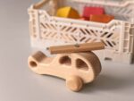 Helikopter aus Holz, Lotes Toys – Bild 2