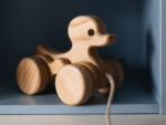 Ente auf Rädern Nachziehtier, Lotes Toys – Bild 2