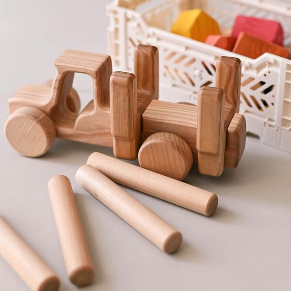 Traktor mit Holzstämmen, Steckspiel, Lotes Toys