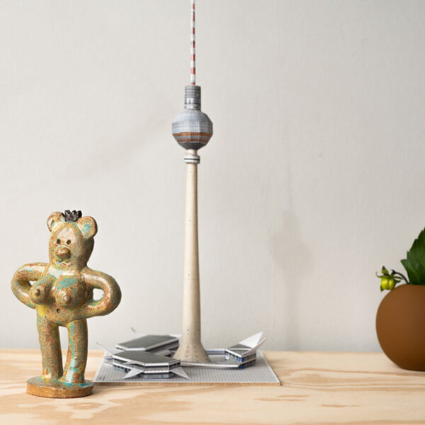 Berliner MAMA Bärin mit Krone NO.1