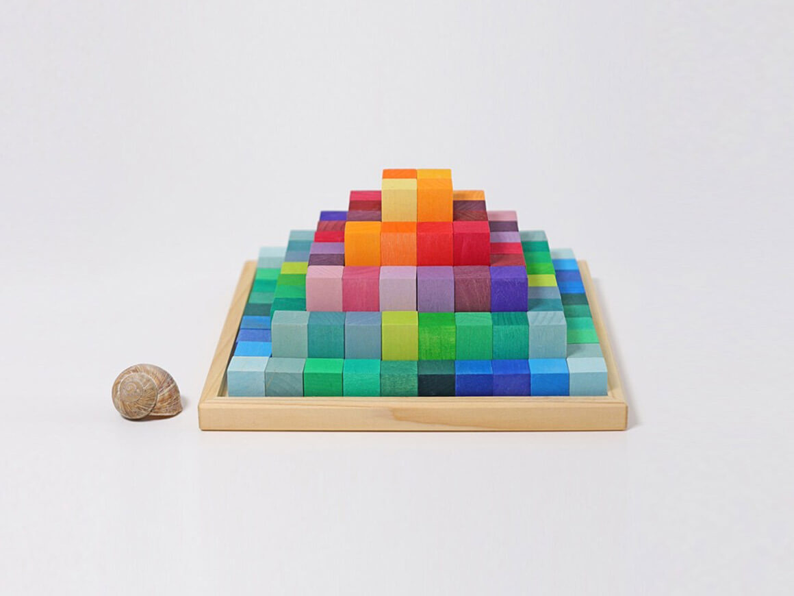 Kleine-Stufenpyramide-42080-GRIMMS-kaufen.jpg Kleine Stufenpyramide – Bild 1