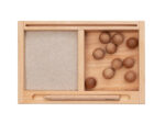 Montessori Holztablett mit Sand und Holzkugeln – Bild 2