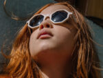 Cream Kindersonnenbrille, YEYE in Mini Kyomo Etui – Bild 7