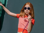 Lila Kindersonnenbrille, YEYE in Mini Kyomo Etui – Bild 8