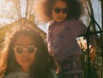 Cream Kindersonnenbrille, YEYE in Mini Kyomo Etui – Bild 10