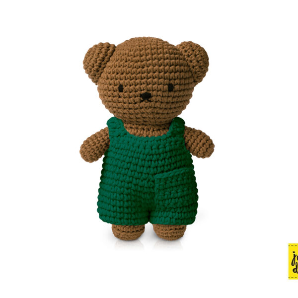 Boris gehäkelter Kuschelbär - im grünen Overall