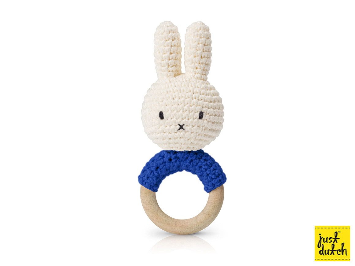 MIFFY-Gehaekelter-Greifling-Rassel-blue.jpg MIFFY Gehäkelter Greifling / Rassel blau – Bild 1