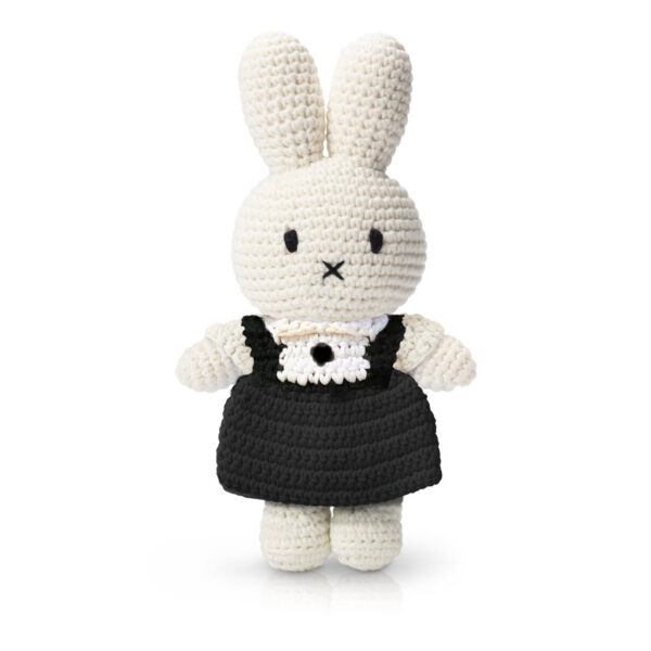 Miffy im Schuloutfit