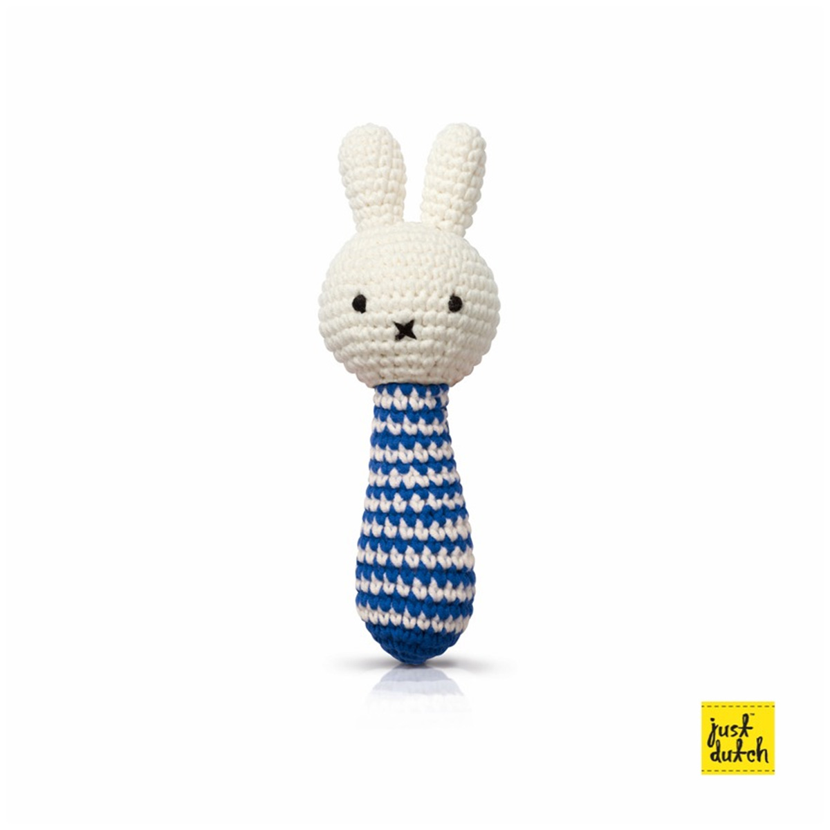 MIFFY-gehaekelte-Rassel-blau-gestreift.jpg MIFFY gehäkelte Rassel, blau gestreift – Bild 1