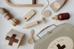Arztkoffer Set Holzspielzeug – Bild 2