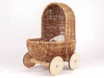 Kleiner Puppenwagen aus Weide – Bild 9