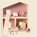 Skandinavisches Puppenhaus aus Holz