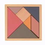 angram aus Holz von Egmont Toys mit sieben geometrischen Formen in Rosa, Orange und Rauchblau.