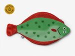 Grünes Sole Etui von DON FISHER in außergewöhnlicher Fischform, inspiriert von der Seezunge. Originelles Mäppchen aus wasserabweisender Baumwolle.