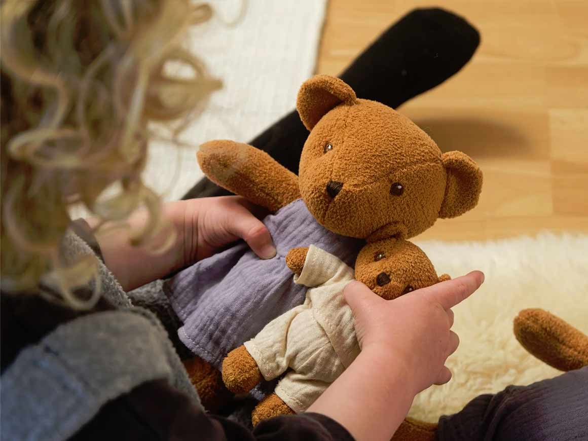 egmont-toys-baerenmama-kuscheltier-rollenspiel Gabin die Bärenmama – Bild 6