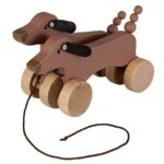 Nachzieh-Dackel aus Holz von Egmont Toys mit zwei wackelnden Köpfen und beweglichem Perlenschwanz – charmantes Holzspielzeug für Kleinkinder.