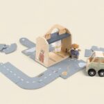 Filzhaus Waschstraße mit Miniaturfreund von Egmont Toys – faltbares Spielhaus mit Holzauto und Filzstraßenteilen