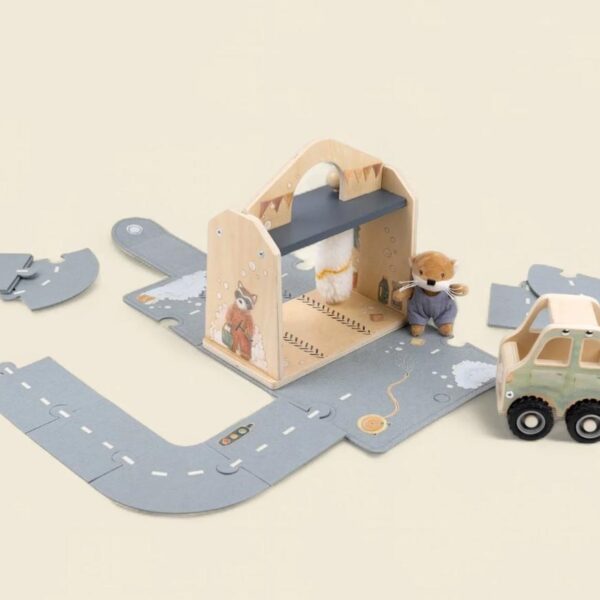 Filzhaus Waschstraße mit Miniaturfreund von Egmont Toys – faltbares Spielhaus mit Holzauto und Filzstraßenteilen
