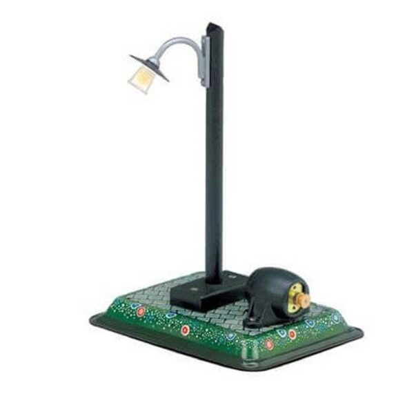 Wilesco Laterne mit Dynamo M66/2 auf bedruckter Blechgrundplatte als Zubehör für Dampfmaschinen.